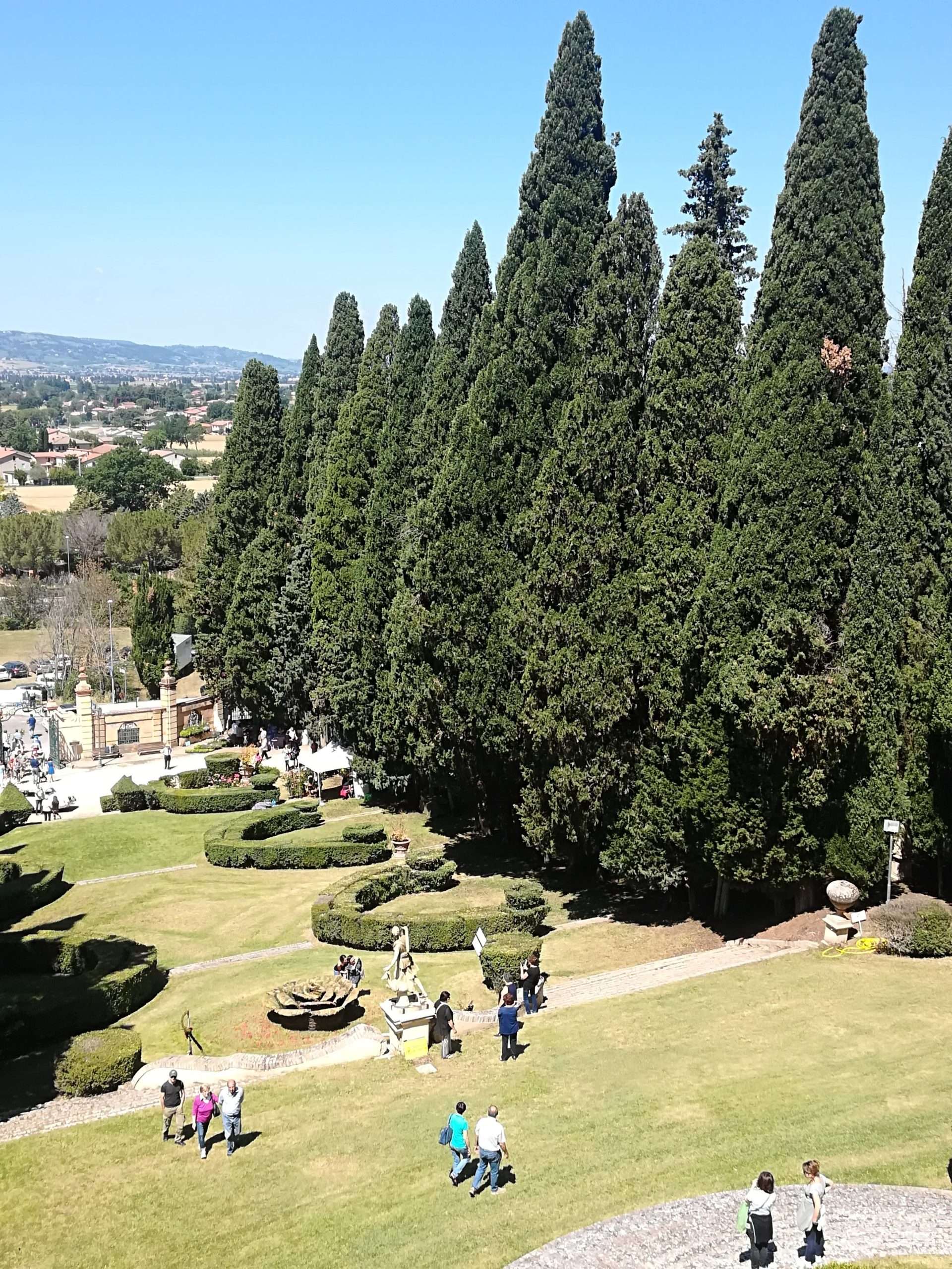 il percorso olfattivo a Spello, 8-10 giugno 2018 - Accademia del Profumo il percorso olfattivo a Spello, 8-10 giugno 2018 - Accademia del Profumo