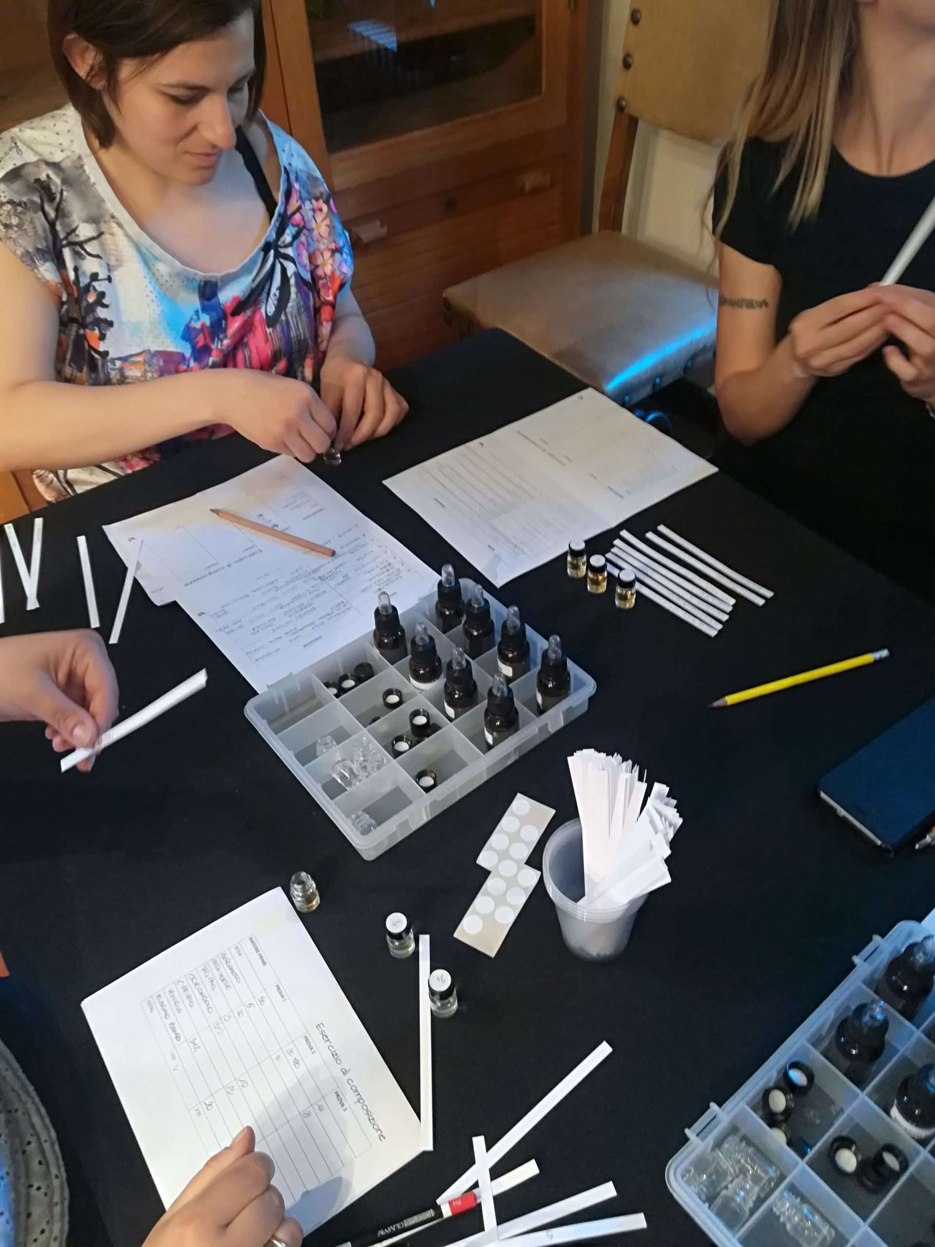 il percorso olfattivo a Spello, 8-10 giugno 2018 - Accademia del Profumo il percorso olfattivo a Spello, 8-10 giugno 2018 - Accademia del Profumo