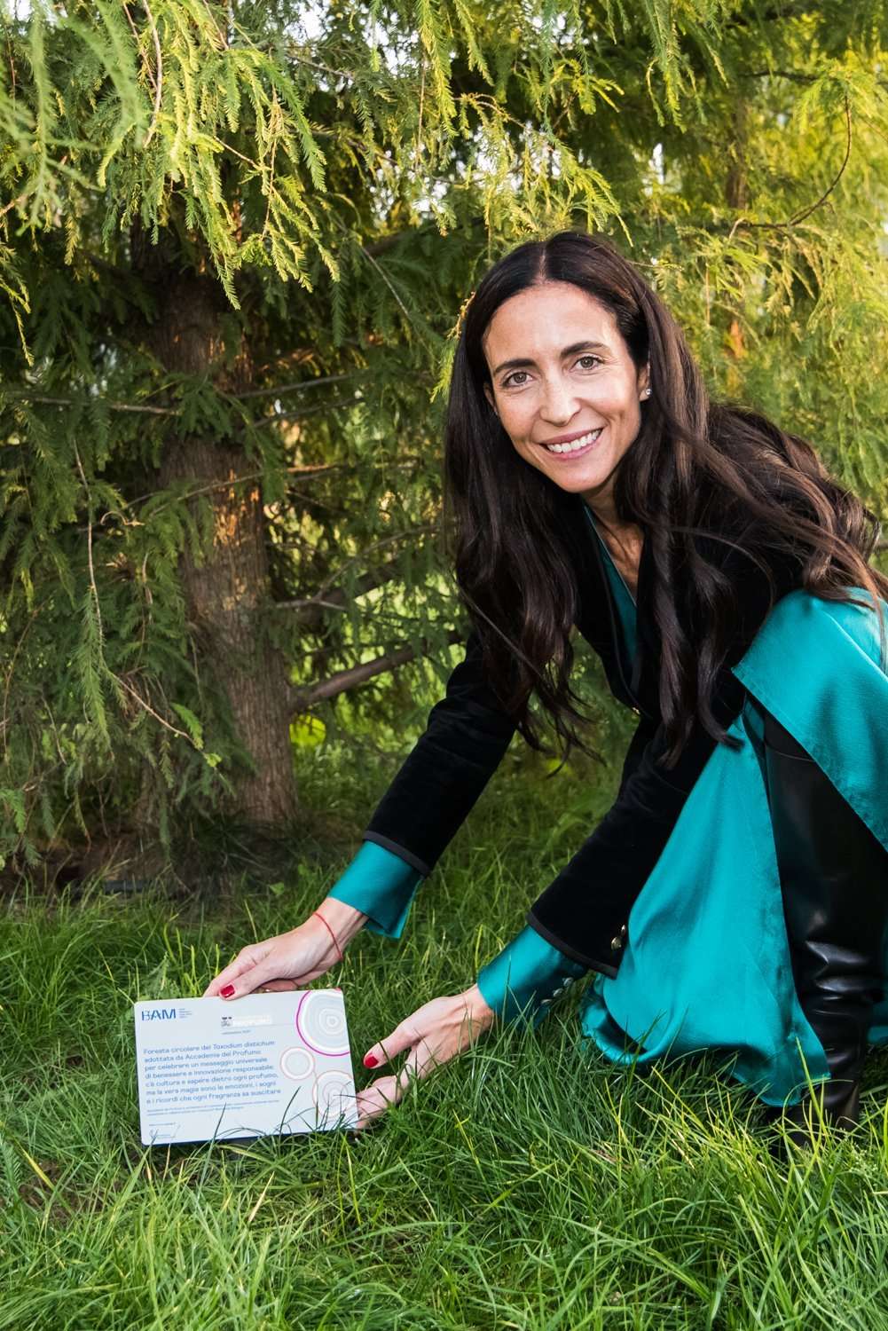 SOSTENIBILITÀ: ACCADEMIA DEL PROFUMO HA SCELTO DI ADOTTARE UNA FORESTA CIRCOLARE DI CIPRESSO CALVO PRESSO LA BIBLIOTECA DEGLI ALBERI DI MILANO - Accademia del Profumo SOSTENIBILITÀ: ACCADEMIA DEL PROFUMO HA SCELTO DI ADOTTARE UNA FORESTA CIRCOLARE DI CIPRESSO CALVO PRESSO LA BIBLIOTECA DEGLI ALBERI DI MILANO - Accademia del Profumo